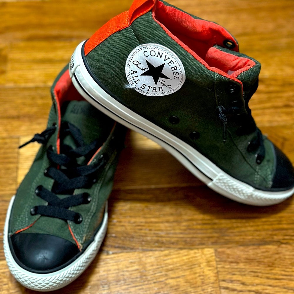 Army green and orange inside converse very comfortable size 7